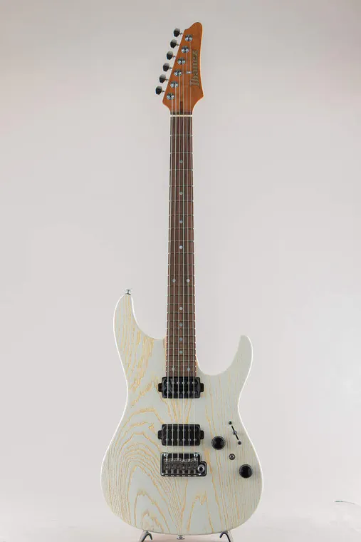 Ibanez AZ2402AR-CGW Coarse Grain White Flat 实物图