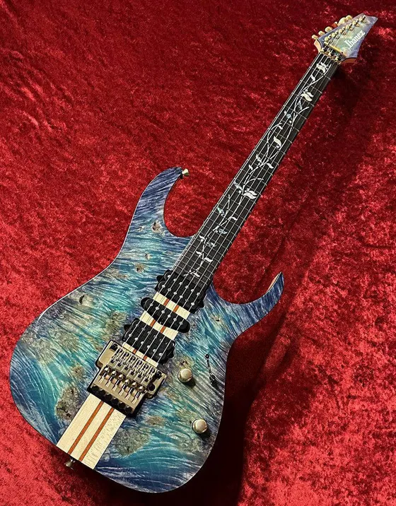 Ibanez IV2RG 蓝绿渐变与自然木色 实物图