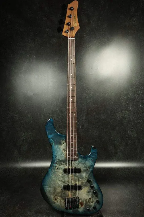 Ibanez MDM1600-CTL Cosmic Blue Starburst Low Gloss 实物图