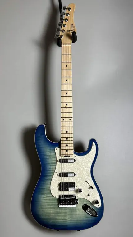 Schecter GS-1-AL-VTR-S-W/M Cool Blue Burst 实物图