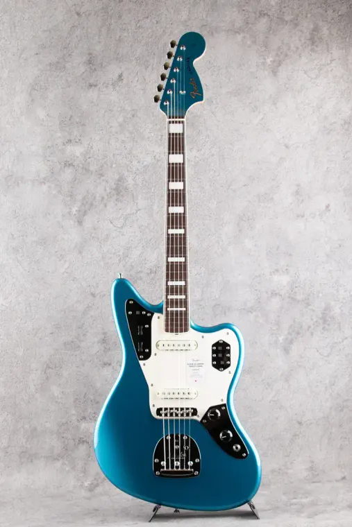 Fender Made in Japan Traditional Late 60s Jaguar Lake Placid Blue 实物图