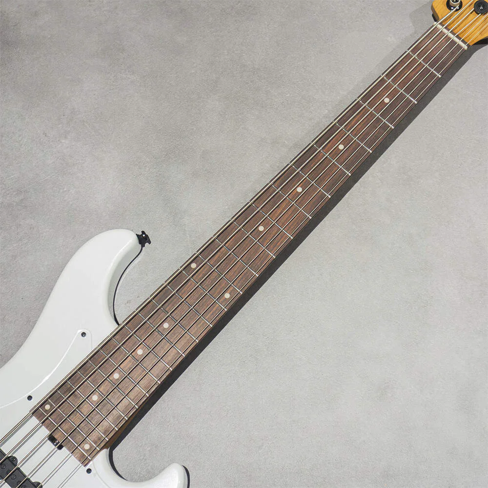 Ibanez MDM1006-PW · Pearl White · Neck and fingerboard front