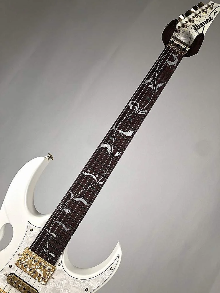 Ibanez PIA3761-SLW · Stallion White · Neck and fingerboard front