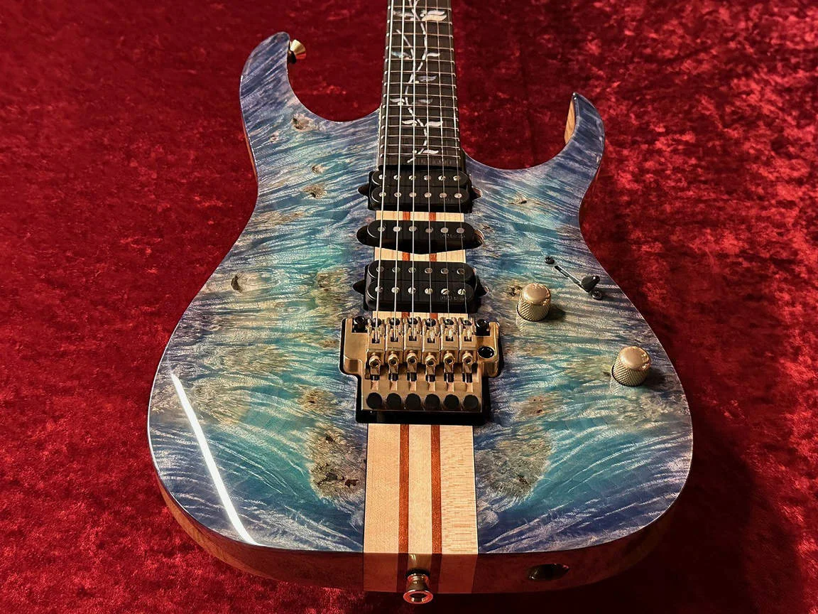 Ibanez IV2RG · Blue-green burst and natural wood · Actual instrument: body front and burl figure
