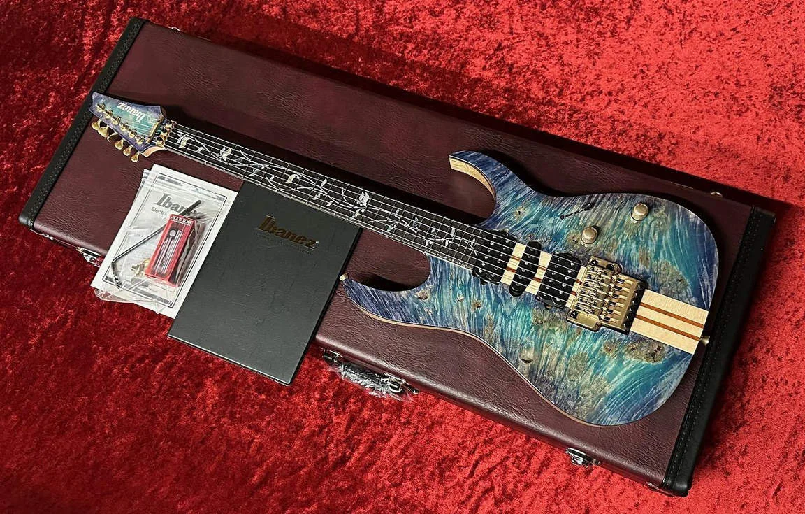 Ibanez IV2RG · Blue-green burst and natural wood · Actual instrument: hardshell case and accessories