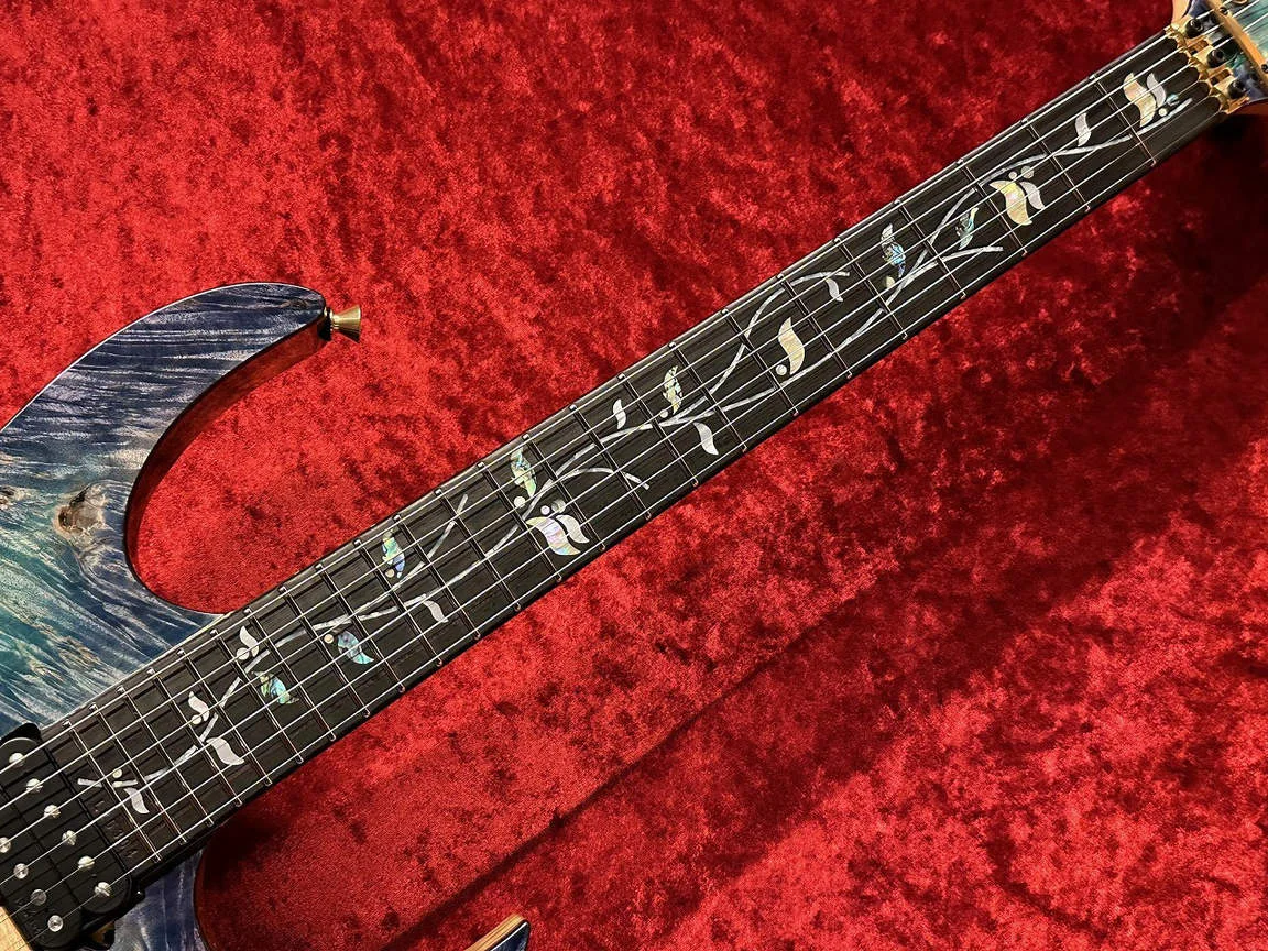 Ibanez IV2RG · Blue-green burst and natural wood · Actual instrument: neck and fingerboard front