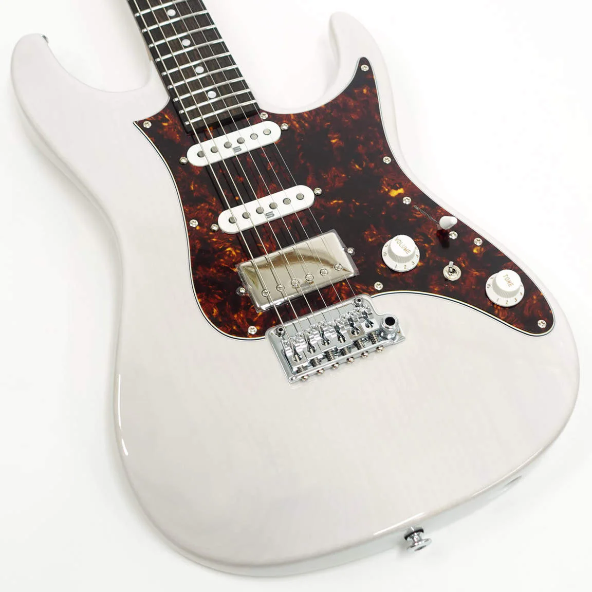 Ibanez AZ2204N-AWD · Antique White Blonde · Actual instrument: body and finish detail