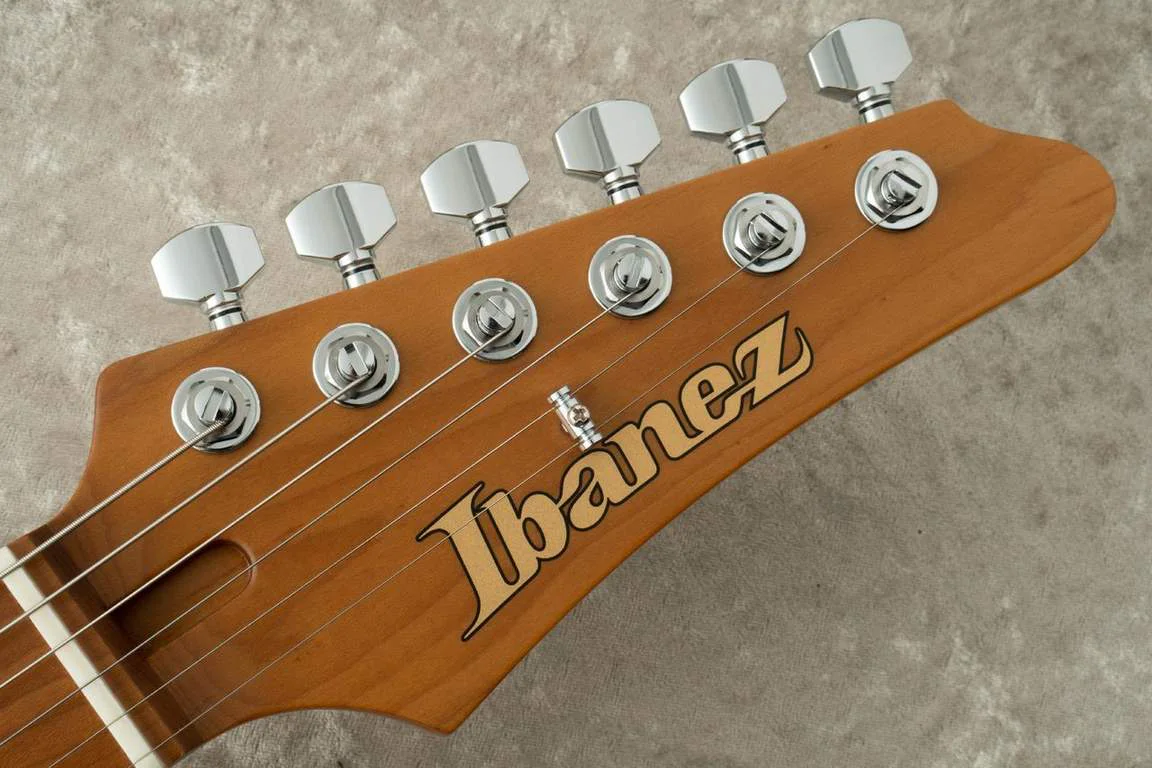 Ibanez AZ2204-PW · Pearl White · Actual instrument: headstock front