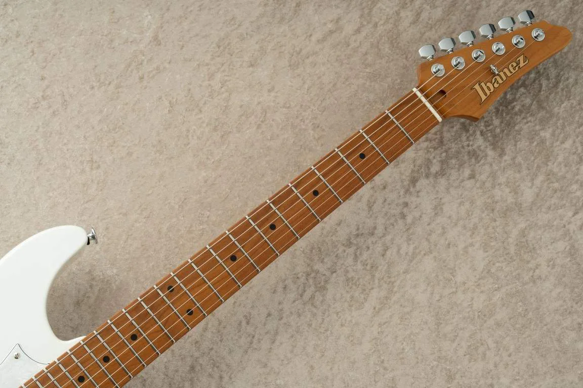 Ibanez AZ2204-PW · Pearl White · Actual instrument: neck and fingerboard front