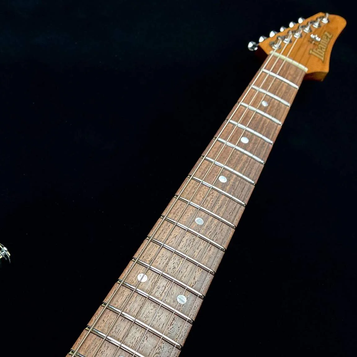 Ibanez AZ2204NW-MGR · Mint Green · Actual instrument: neck and fingerboard front