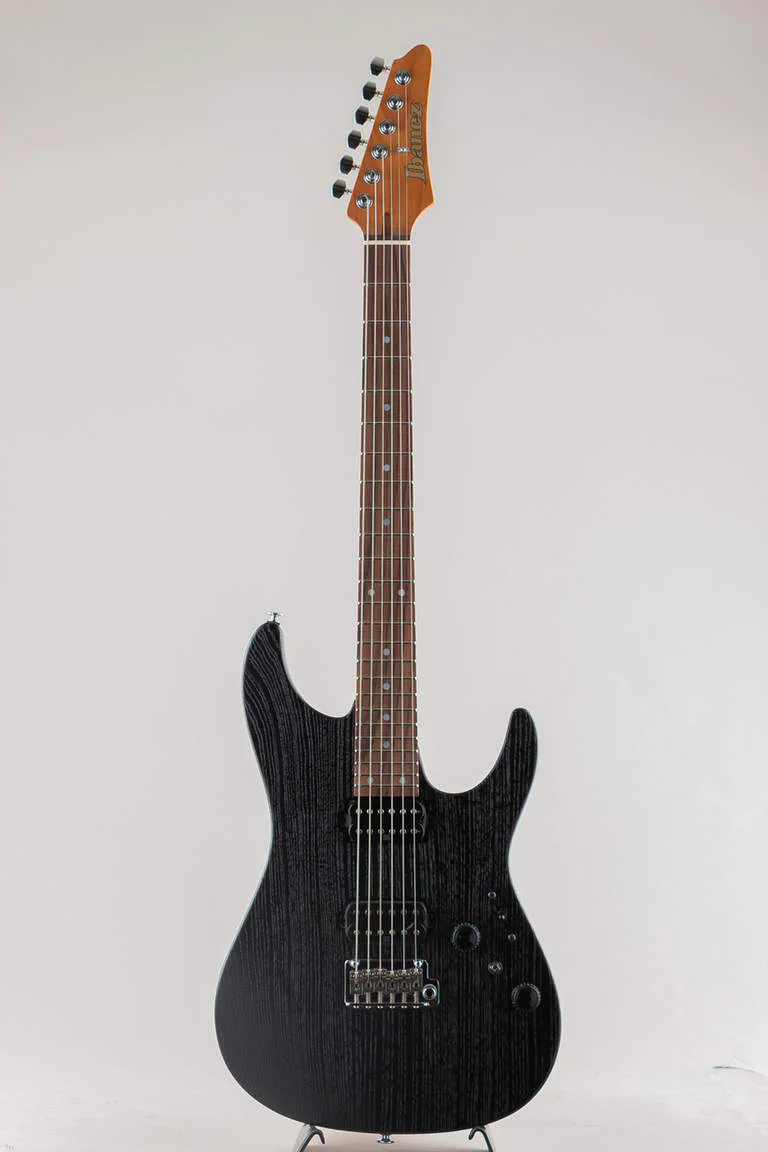 Ibanez AZ2402AR-CGB · Coarse Grain Black Flat