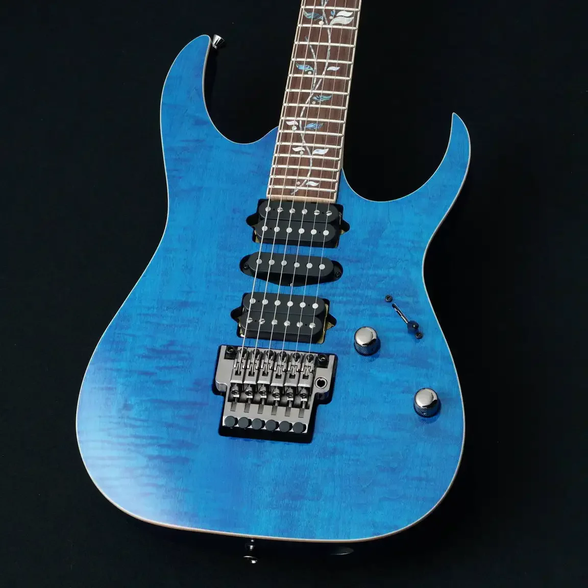 Ibanez j.custom RG8570 · Royal Blue Sapphire · Actual body and surface