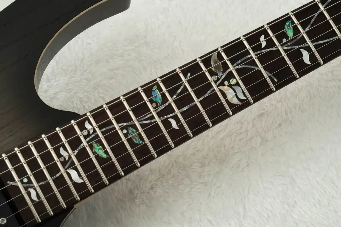 Ibanez j.custom RG8620AH · Anvil Gray Burst Flat · Actual instrument detail