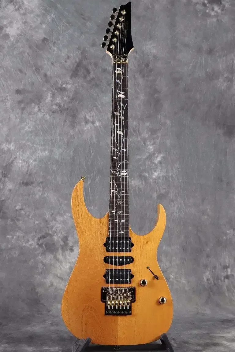 Ibanez j.custom RG8570MH · Natural