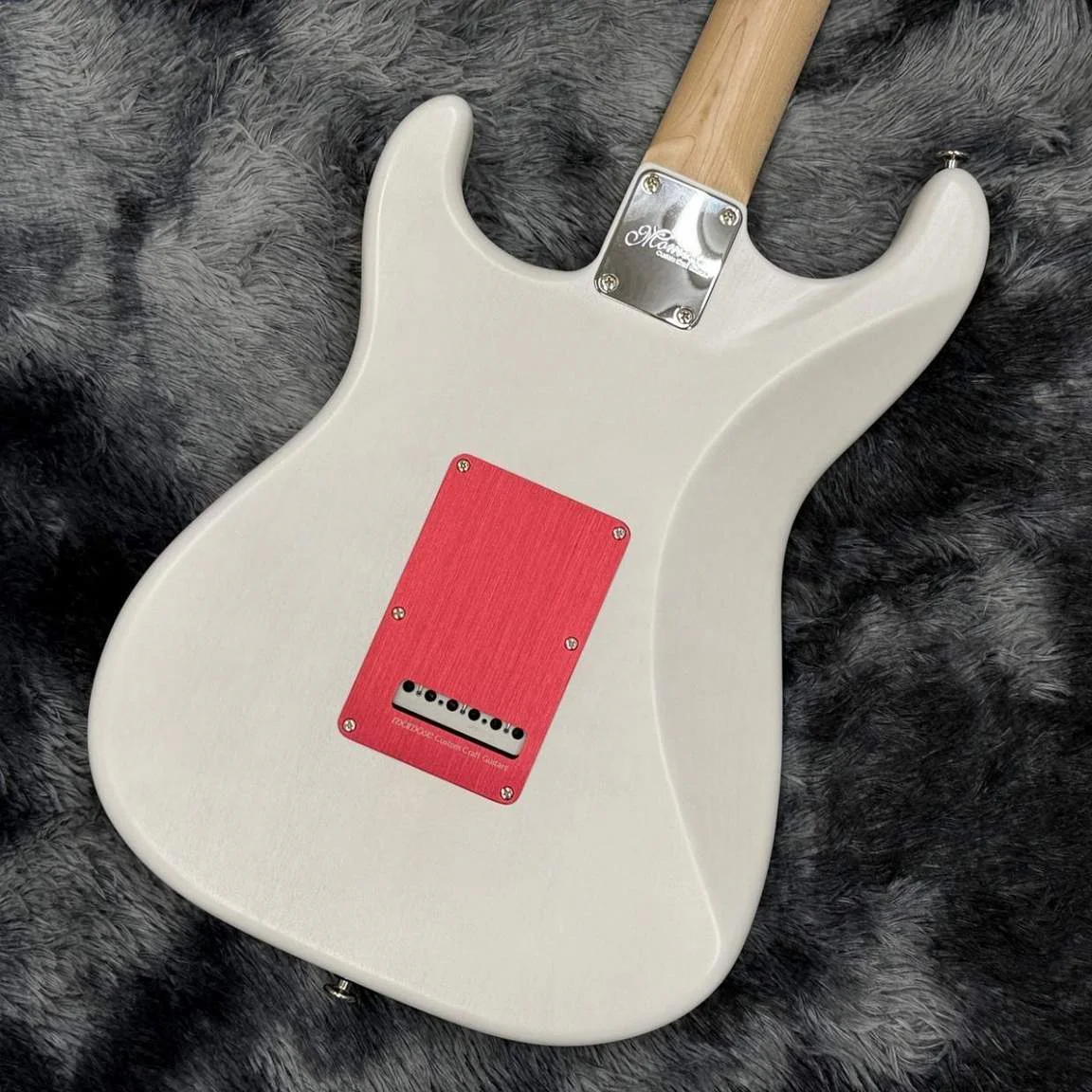 Momose MC1-ADZ-RD/R WH/OIL-MH · White · Actual instrument detail