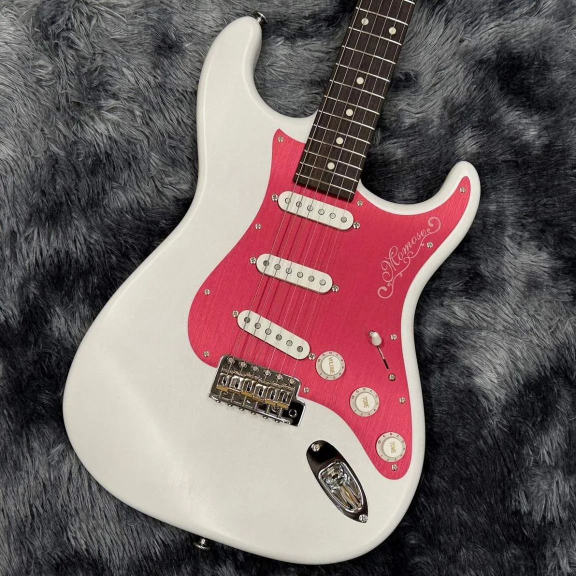 Momose MC1-ADZ-RD/R WH/OIL-MH · White · Actual instrument detail