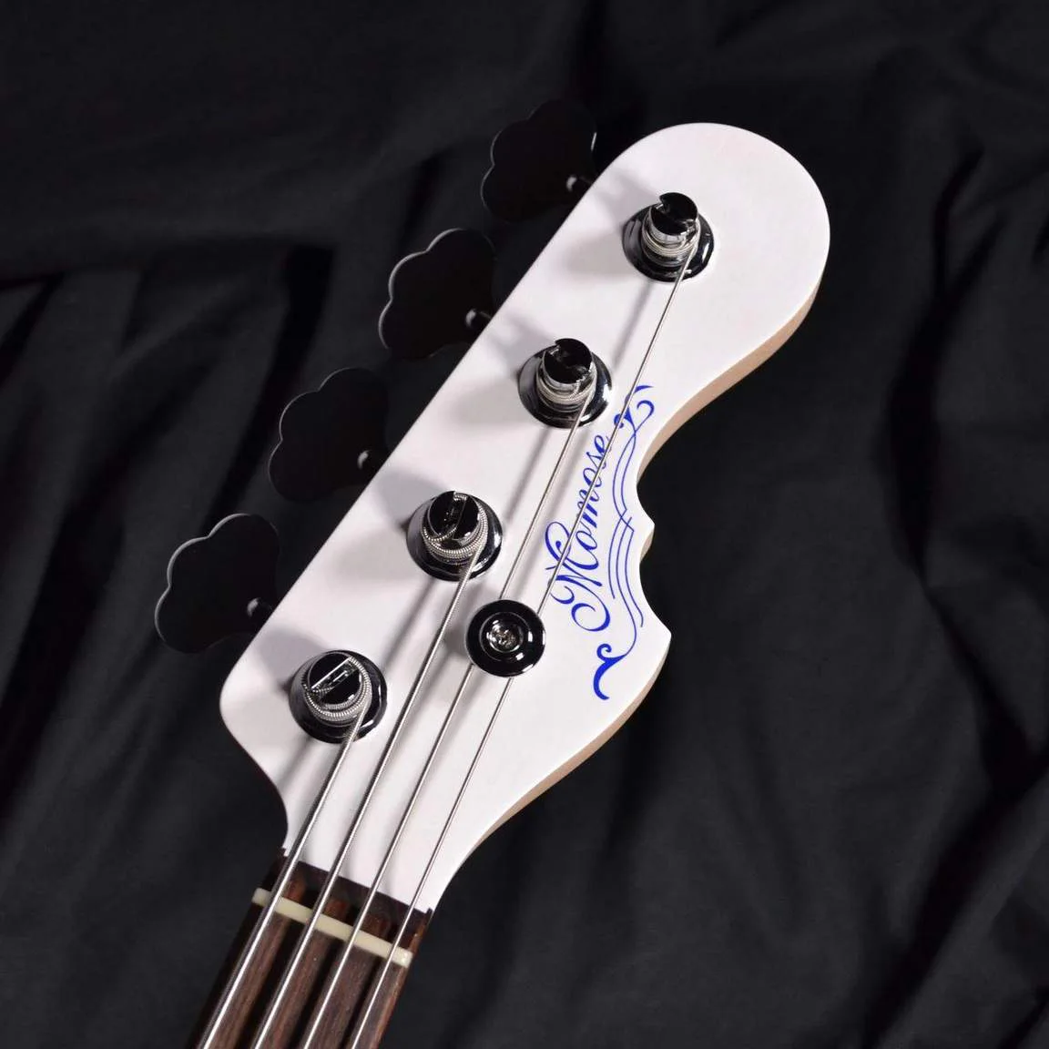 Momose MJ1-ADZ-BL/R · White · Actual instrument detail 2