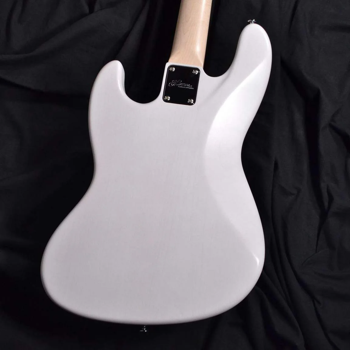 Momose MJ1-ADZ-BL/R · White · Actual instrument detail 4