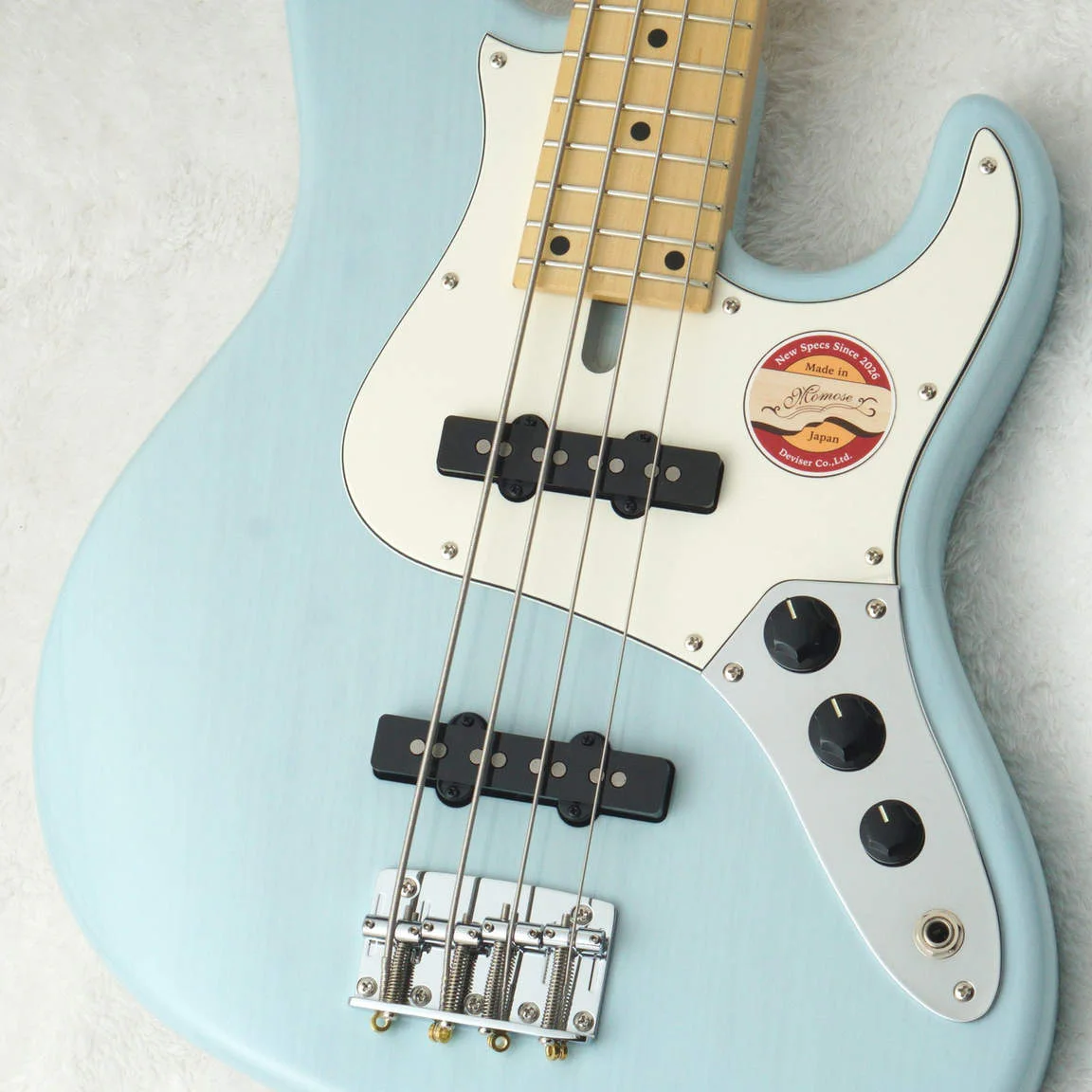 Momose MJ24-704MV/M · Sonic Blue Blonde · Actual instrument detail