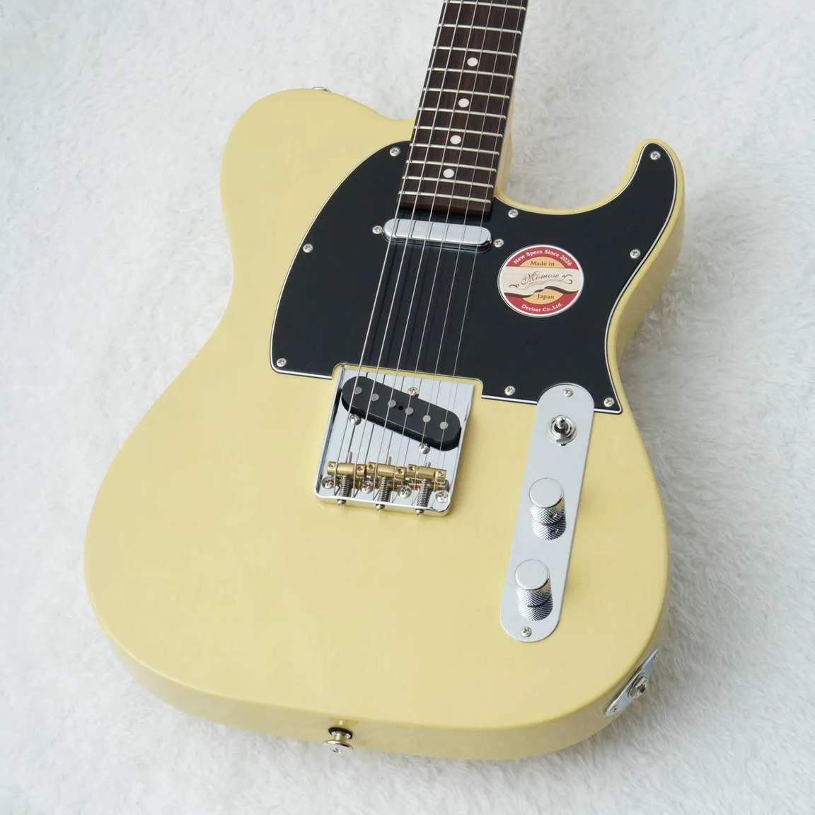 Momose MT2/R · Butterscotch Blonde · Actual instrument detail 4