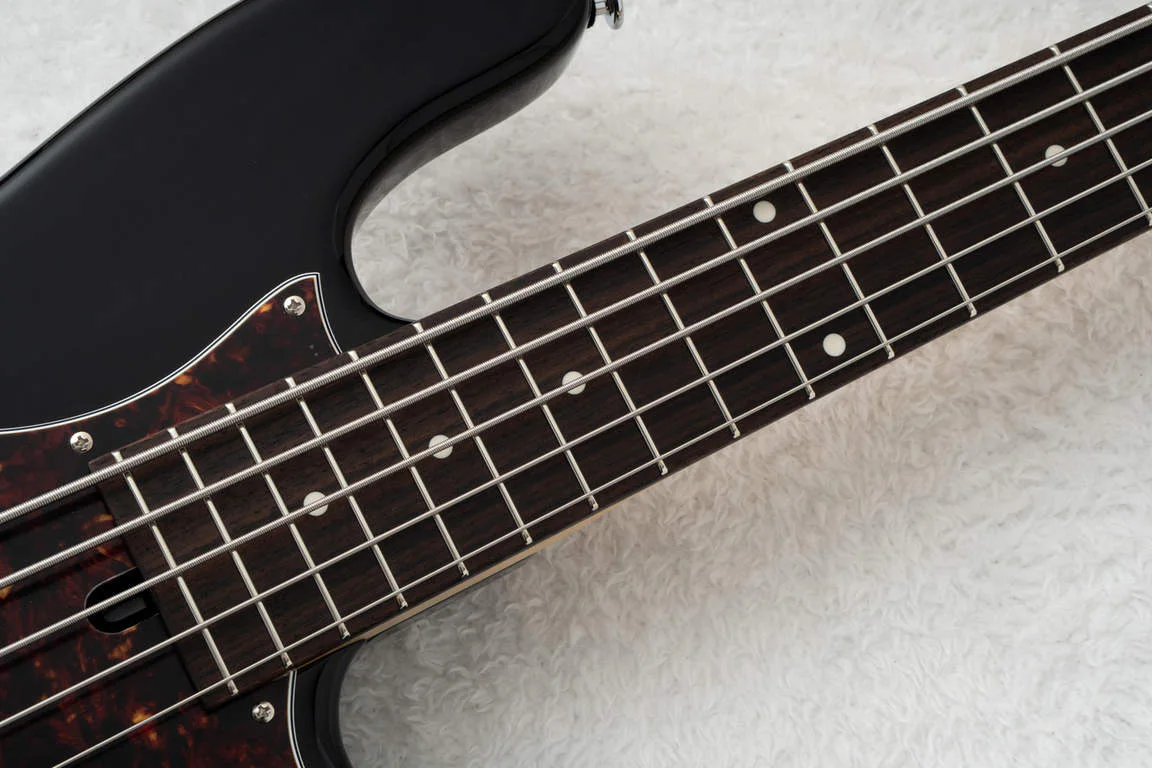 Momose MJ・Five1/R · Black · Actual instrument detail