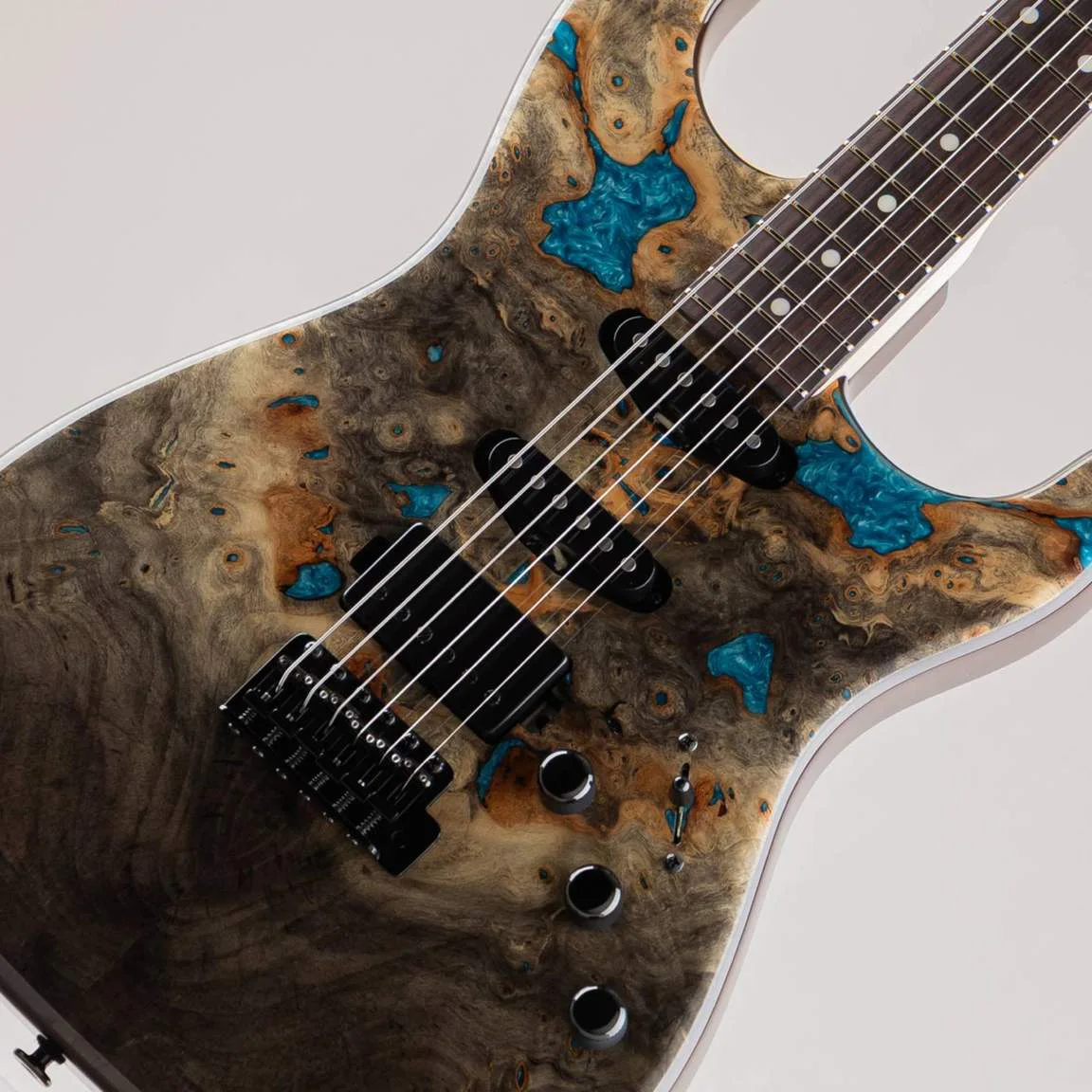 Momose MC1-CTM/BEB/R · Buckeye Burl Resin · Actual instrument detail 2