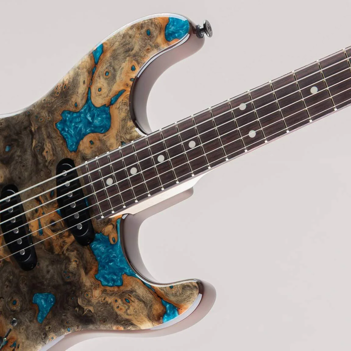 Momose MC1-CTM/BEB/R · Buckeye Burl Resin · Actual instrument detail 3