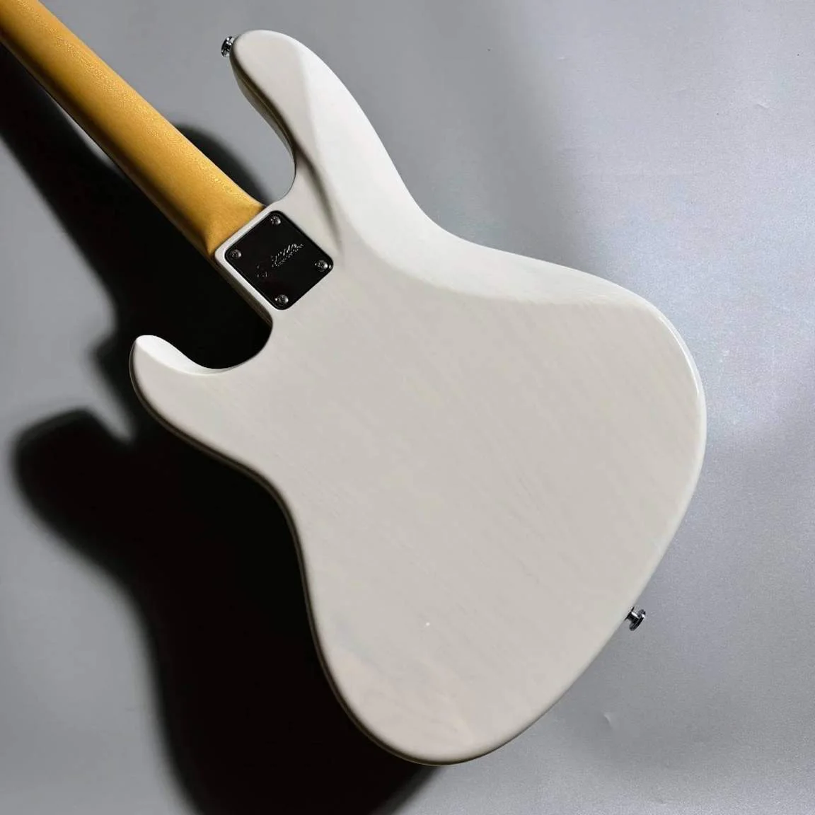 Momose MJ24-704MV/R · White · Actual instrument detail 2
