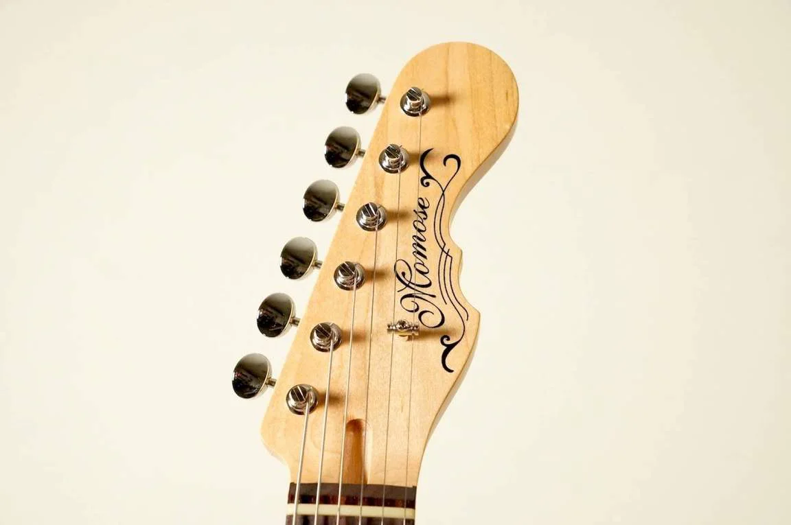 Momose MC1-STD/R · Old Candy Apple Red · Actual headstock front
