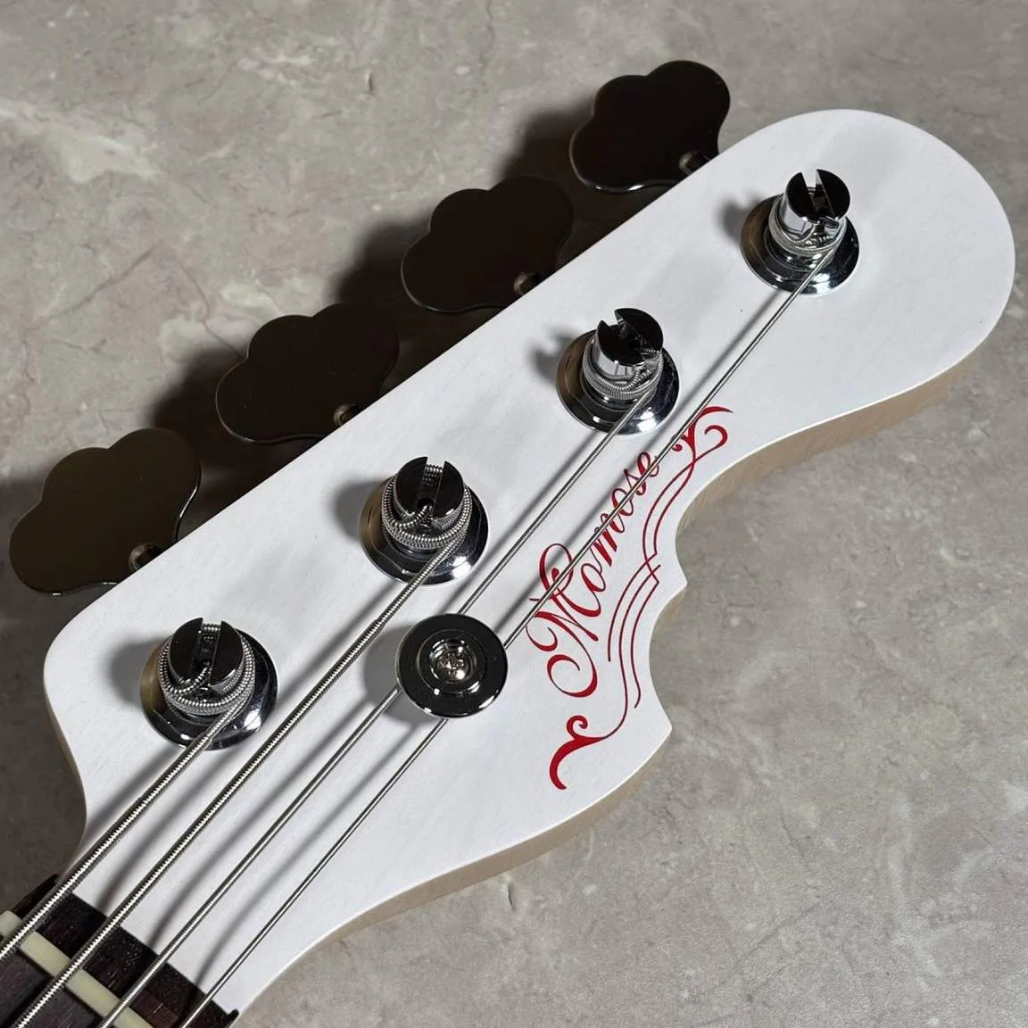 Momose MJ1-ADZ-RD/R · White Oil · Actual headstock front