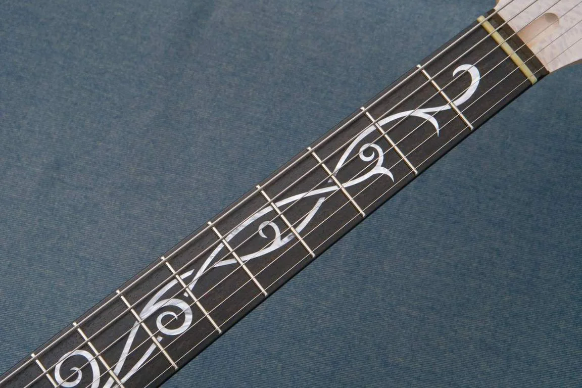 Momose MC-PLATANUS SP'26/E · Limestone White Oil · Actual instrument detail 3