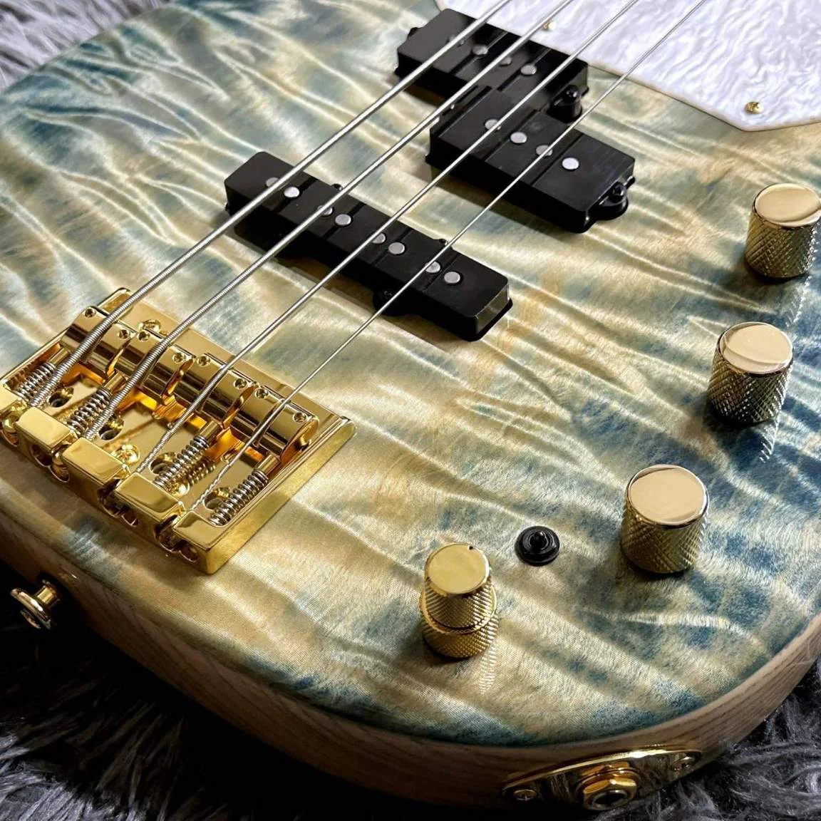 Momose MPJ-EWC-AC FT/ASH SP'26/EM · BLU-VGR · Actual instrument detail 1