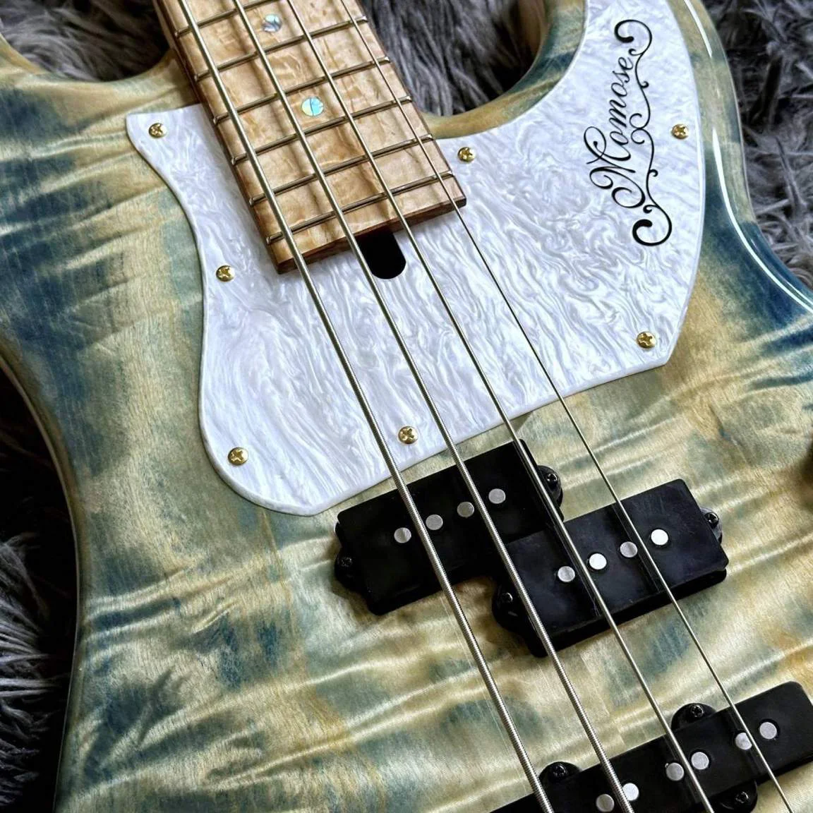 Momose MPJ-EWC-AC FT/ASH SP'26/EM · BLU-VGR · Actual instrument detail 3