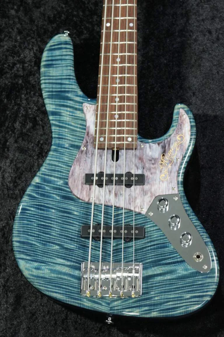 Momose MJ・Five24-TOCHI-24 SP'26/NJ FBL · Fade Blue · Actual body front and figure