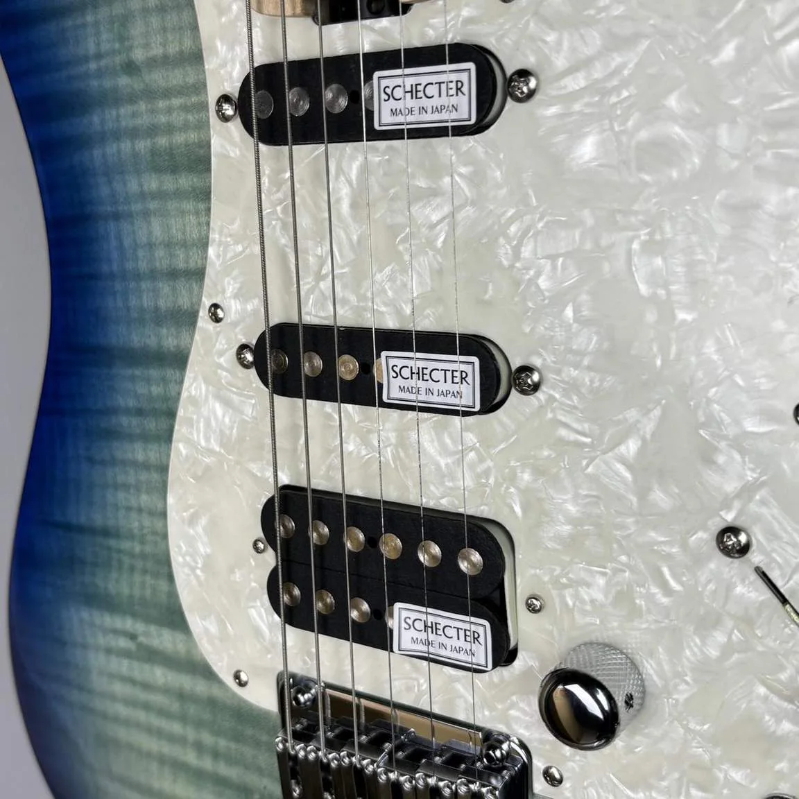 Schecter GS-1-AL-VTR-S-W/M · Cool Blue Burst · Actual instrument detail 3