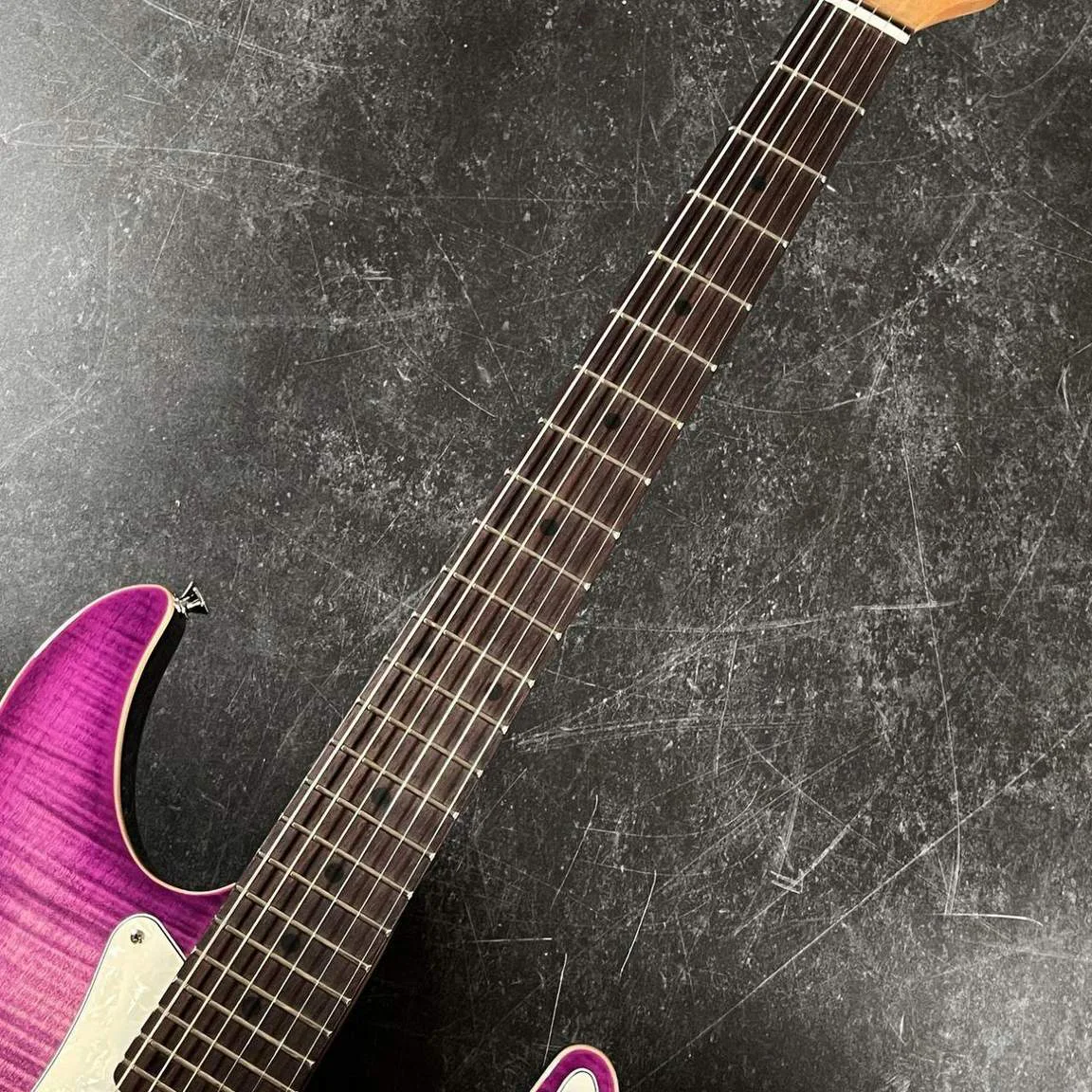 Schecter SD-2-24-AL-VTR-W PRSB/RM/R · Purple-Red Sunburst · Actual instrument detail 1