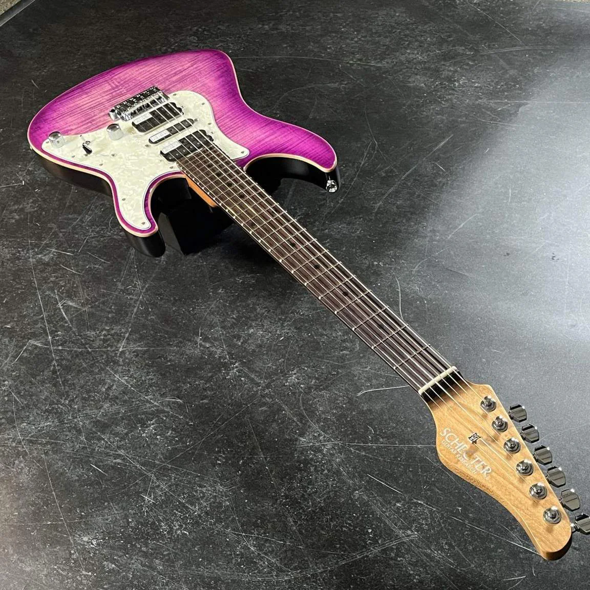 Schecter SD-2-24-AL-VTR-W PRSB/RM/R · Purple-Red Sunburst · Actual instrument detail 4