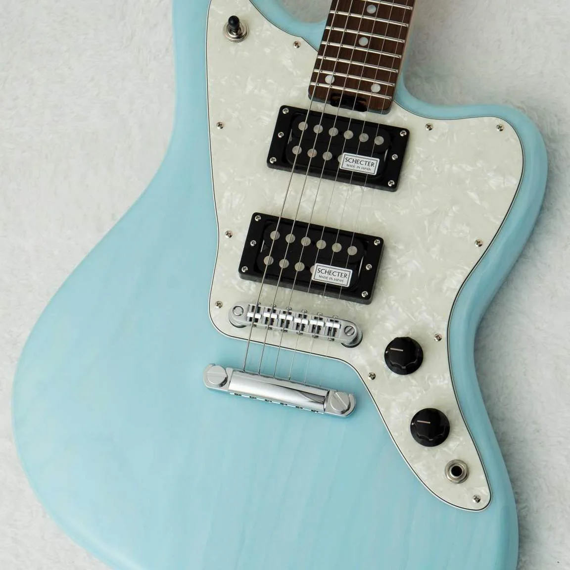 Schecter AR-06-2H-AS · See-Through Sonic Blue · Actual instrument detail 3