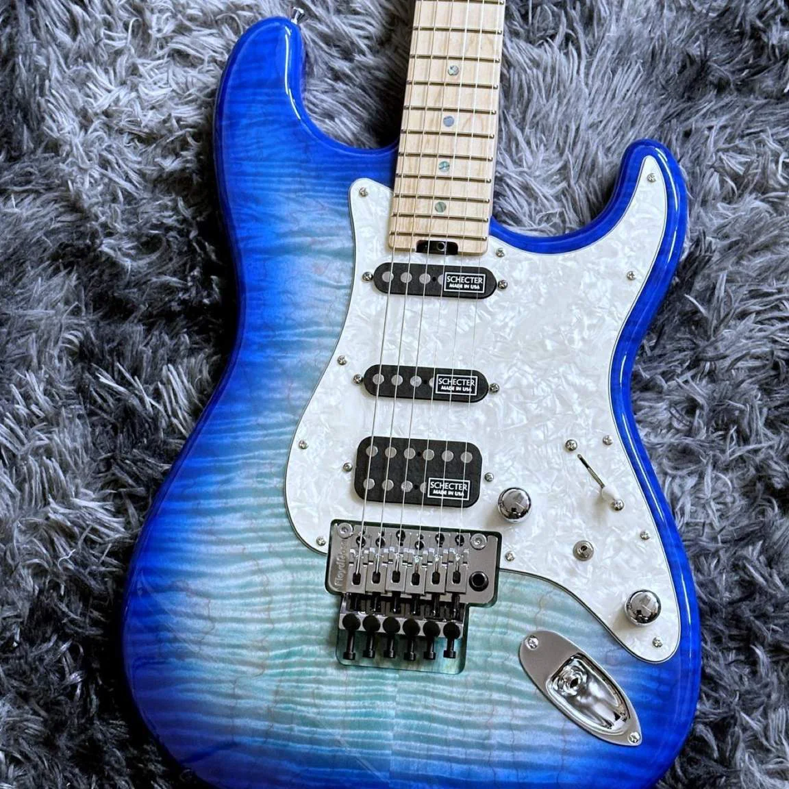 Schecter ST-4-22-CTM-FRT · Indigo Light Blue · 实物琴体正面