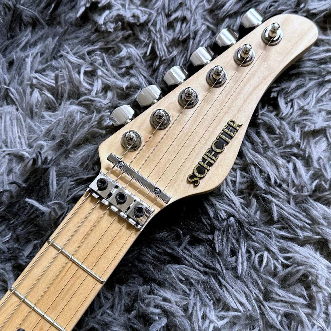 Schecter ST-4-22-CTM-FRT · Indigo Light Blue · 实物琴头正面