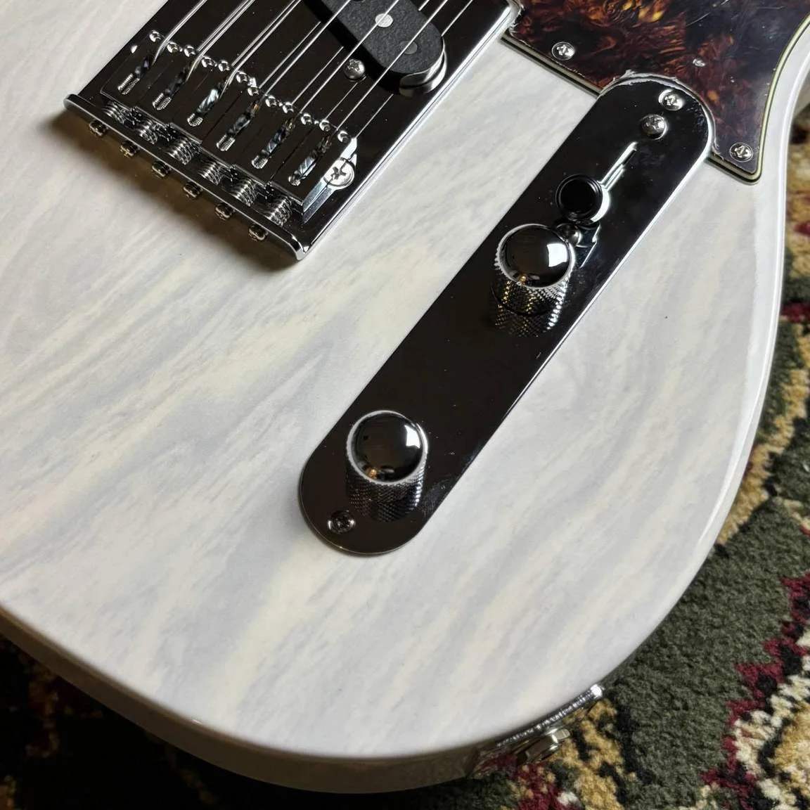 Schecter AC-TK-TE-WH/SIG · White · Actual instrument detail 4
