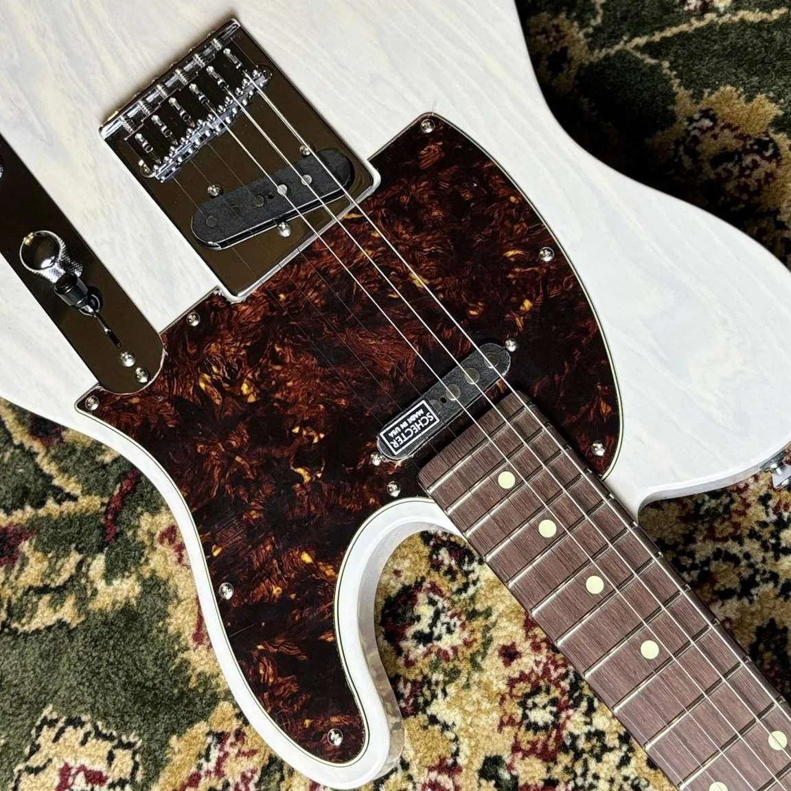 Schecter AC-TK-TE-WH/SIG · White · Actual instrument detail 5