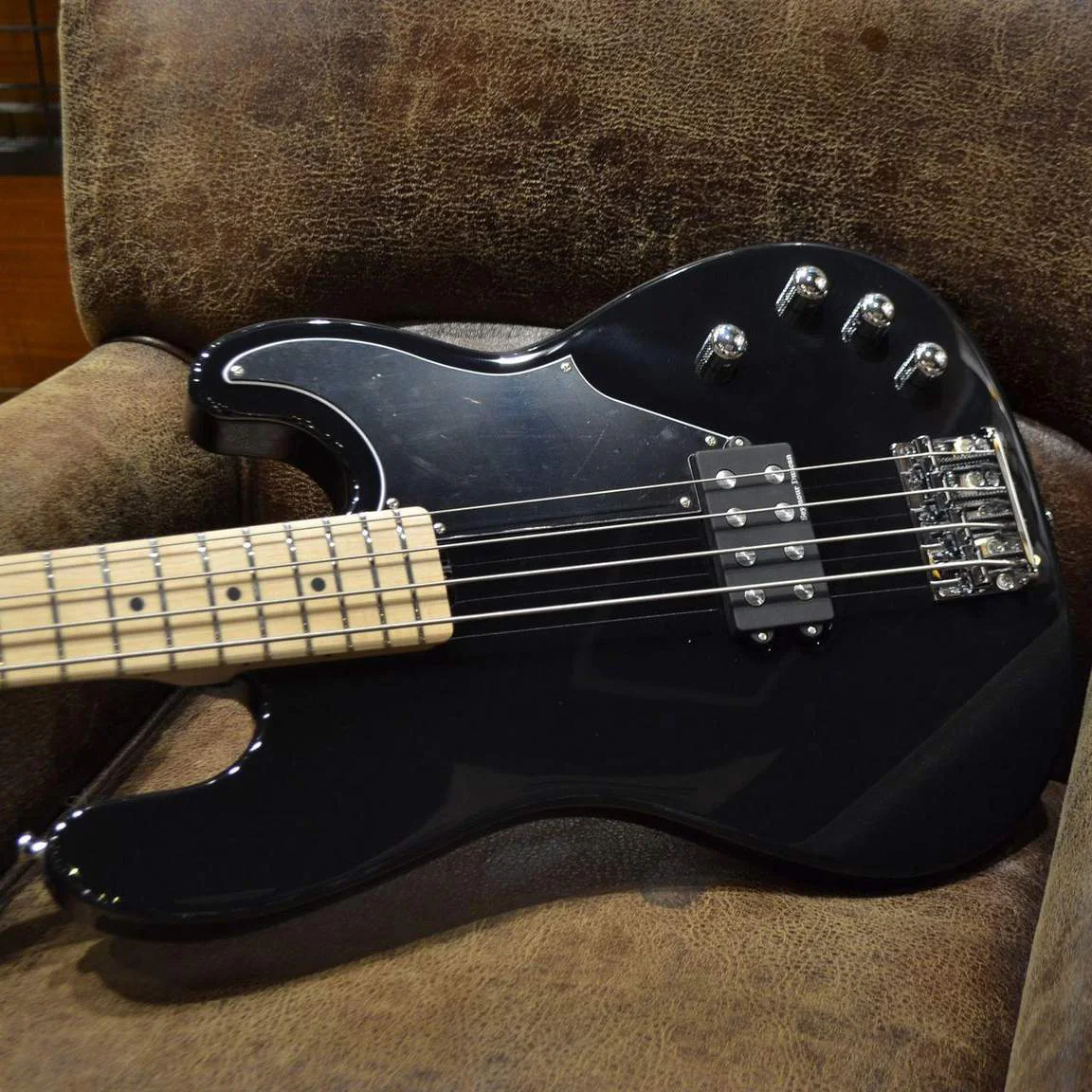 Schecter L-SGRY-AS/M · Black · Actual instrument detail 4