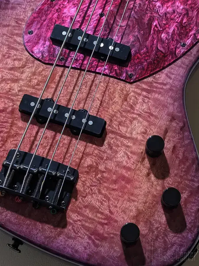Momose MJ1-EWC/EC/R · Pink Purple Burst · Actual front detail