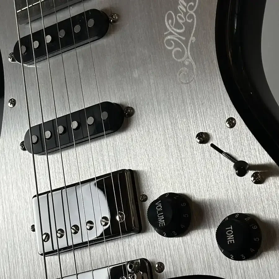 Momose MC-MV SP26/E · Black · Actual front detail