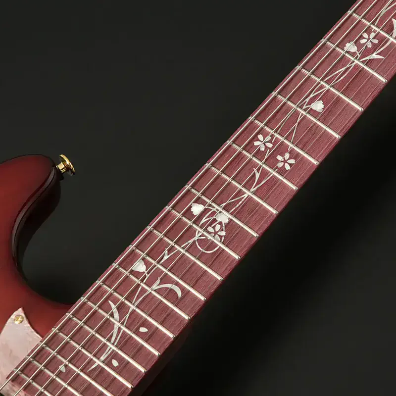Momose MC7-MV-Premium/SKR · Sakura Red Burst · Actual front detail