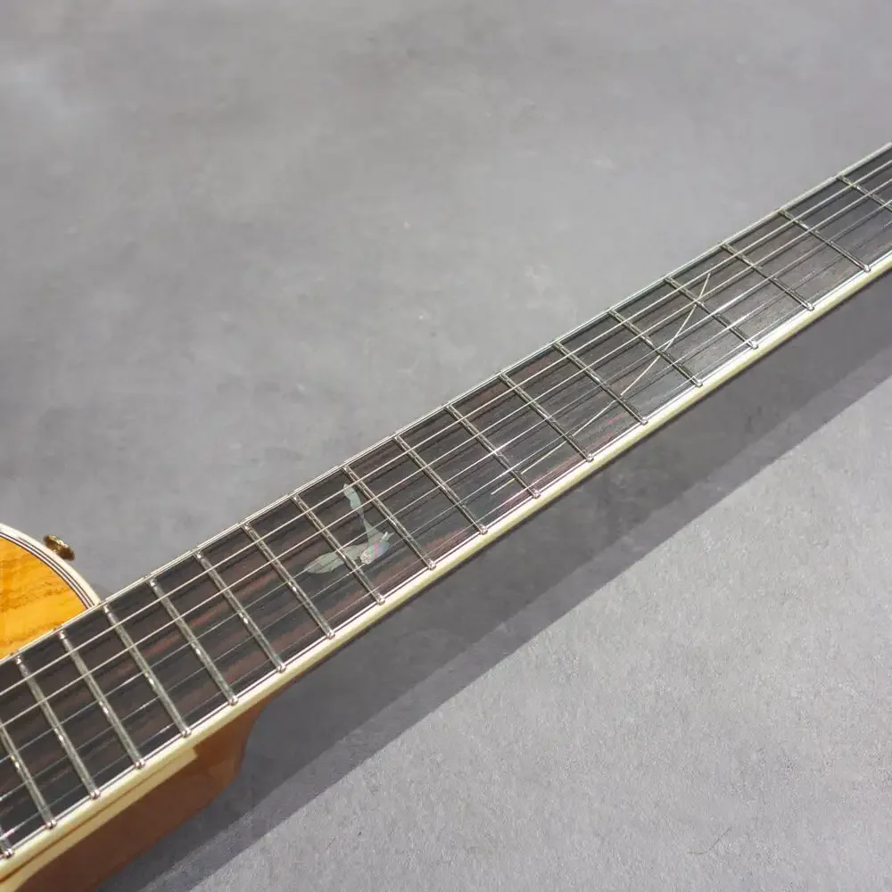 Sugi SH485MUE CHE/40'MAHO · NAT · NAT / Natural · Fingerboard detail