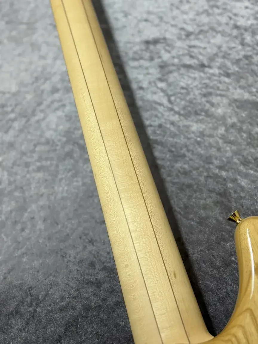 Sugi NB5IR BG/ASH · Natural · Instrument photo 8