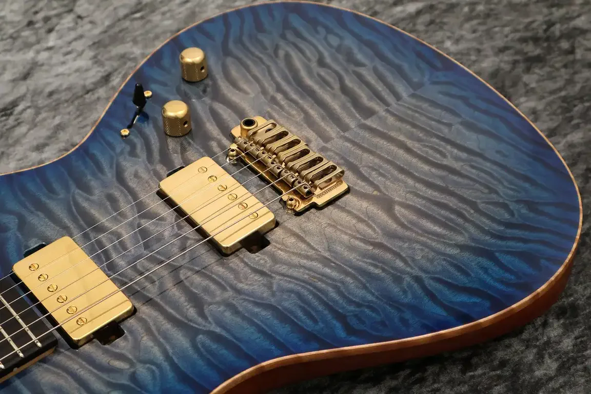 Sugi Custom Order DS496E 6A Quilt Maple/HM/F-Maho · Dark See Through Blue · Instrument photo 6