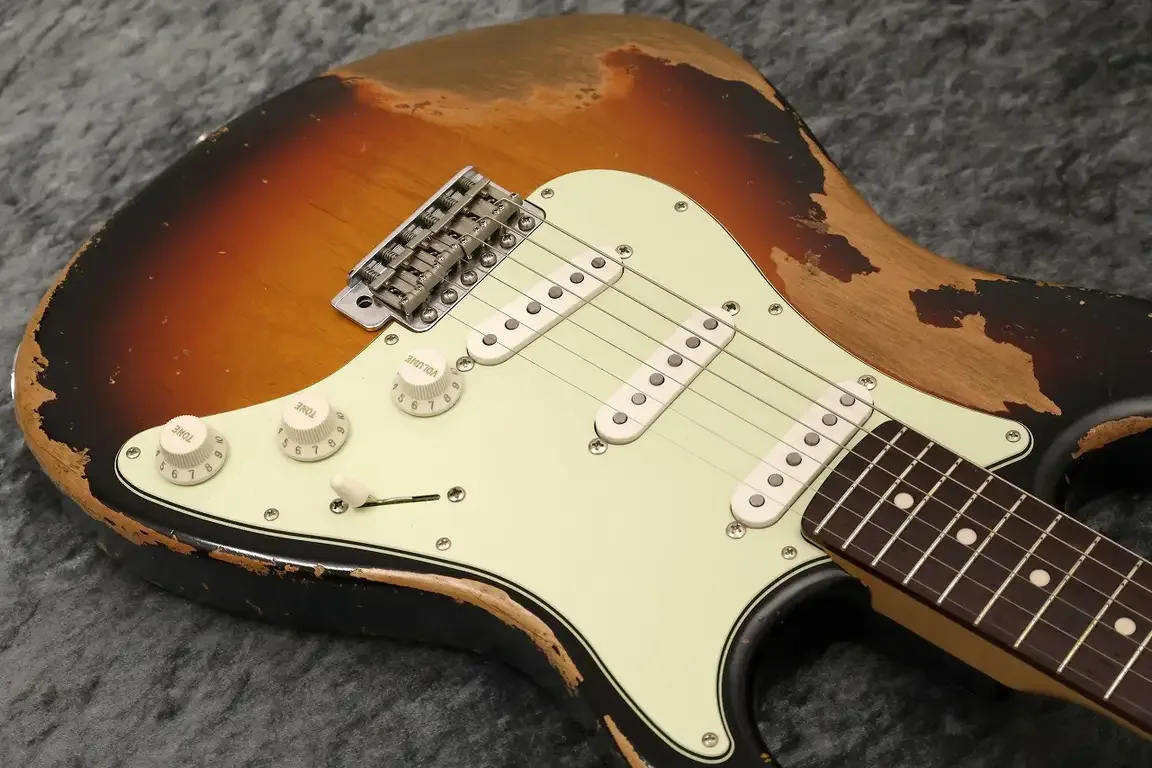 Sugi Kurosawa Limited Stargazer 3S Alder/Vintage Rosewood FB · 3Tone Sunburst Heavy Aged · Instrument photo 6